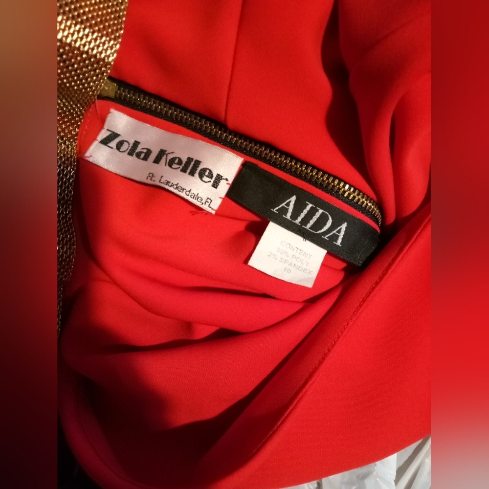 🛍️ BUNDLE ONLY🛍️Vintage Chic Red Midi Dress with Gold Strap Accent - Picture 10 of 11